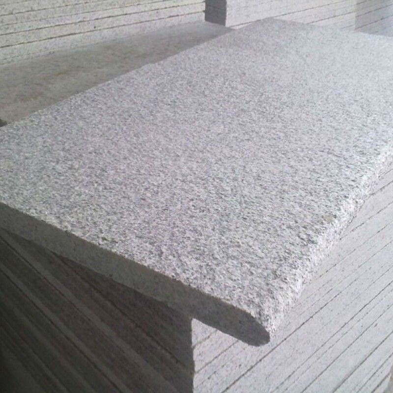 Гранитная плита (плитка) облицовочная Роял Вайт (Royal White) 1200*350*20 термообработанная