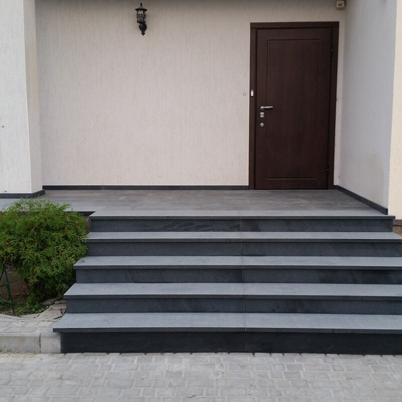 Гранитная плитка Sesame Black 600*300*30 термо, м2