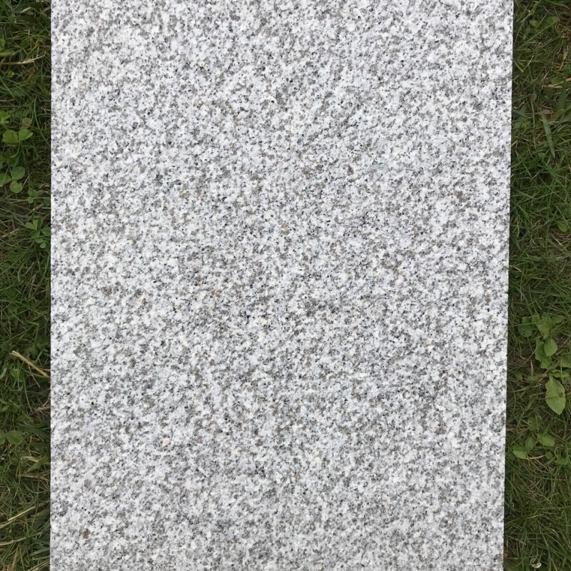 Гранит Камбулатовский плитка 600*300*30 м2