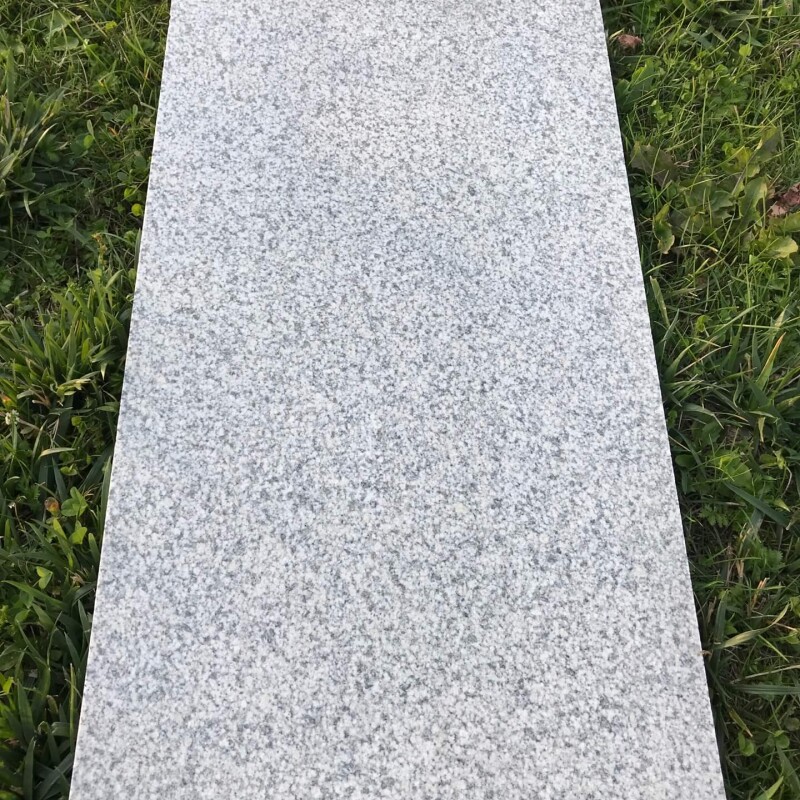 Гранит Мансуровский плитка 600*300*30 м2