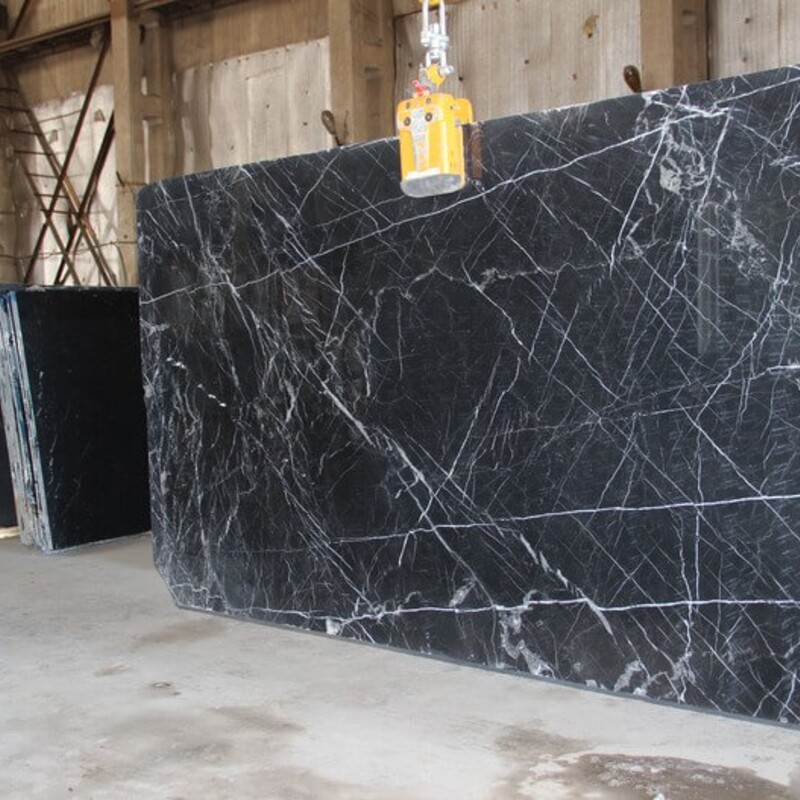 Слэб мраморный Negro Marquina (Неро Марквина) 30 мм (Испания)