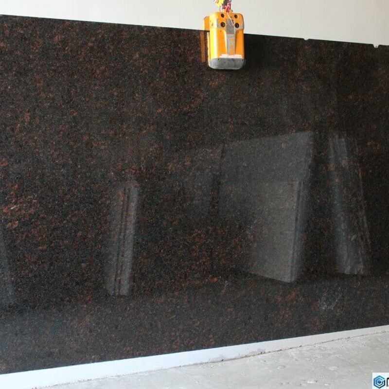 Слэб гранитный Tan Brown (Тан Браун) 30 мм (Индия)