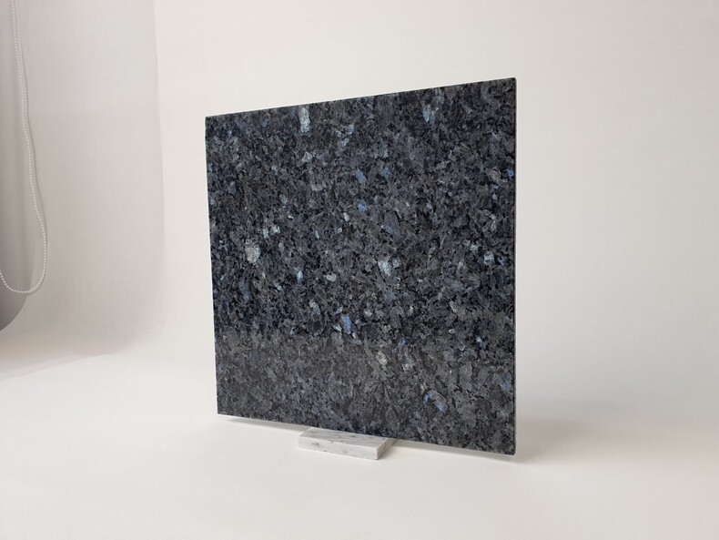 Гранитная плитка 305*305*10 мм. Гранит Blue Pearl (Норвегия), синий, черный, натуральный камень