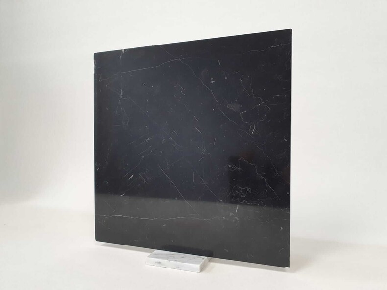 Мраморная плитка 305*305*10 мм. Мрамор Nero Marquina (Испания), черный, натуральный камень